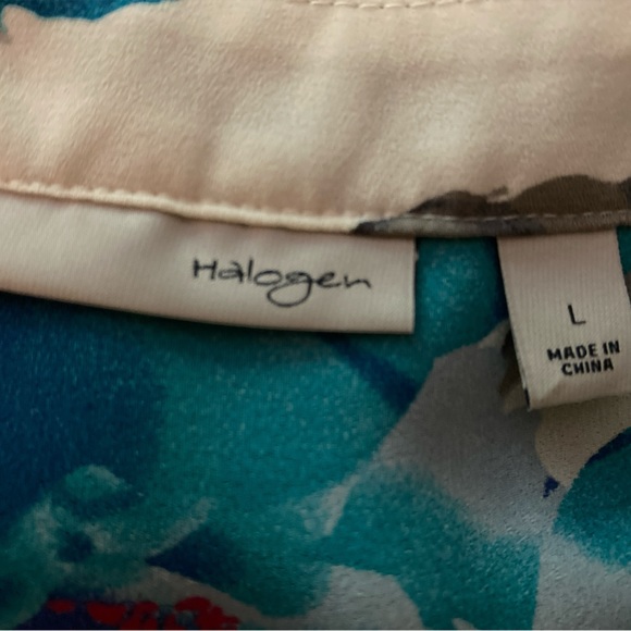 HALOGEN, Nordstrom label, sleeveless top, multicolored florals, full button . - Picture 3 of 11